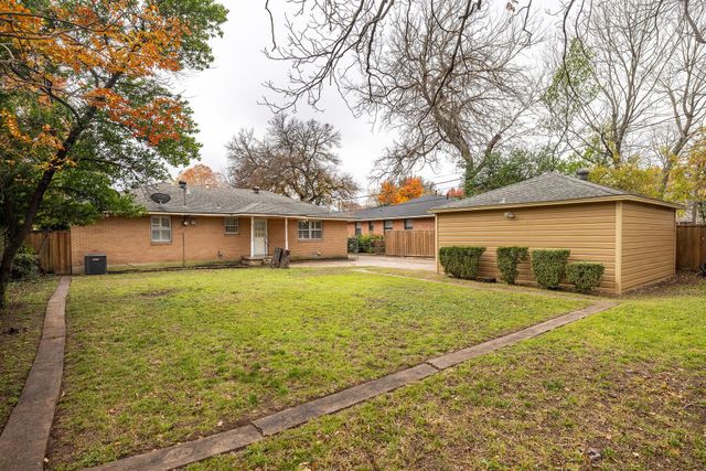 2419 Bentley Avenue, Dallas, TX 75211