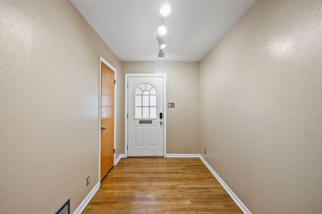 2419 Bentley Avenue, Dallas, TX 75211