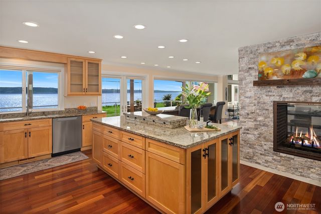 2106 Breezy Point Road, Camano Island, WA 98282
