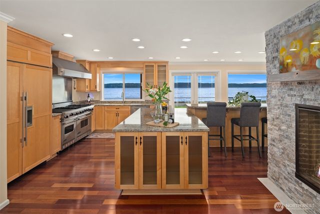 2106 Breezy Point Road, Camano Island, WA 98282