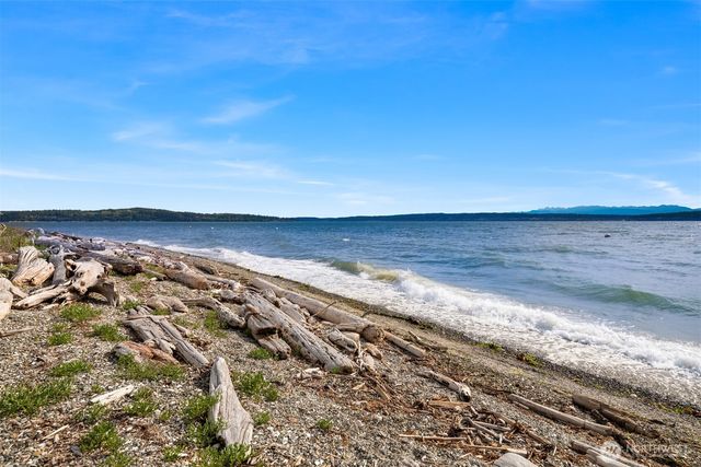 2106 Breezy Point Road, Camano Island, WA 98282
