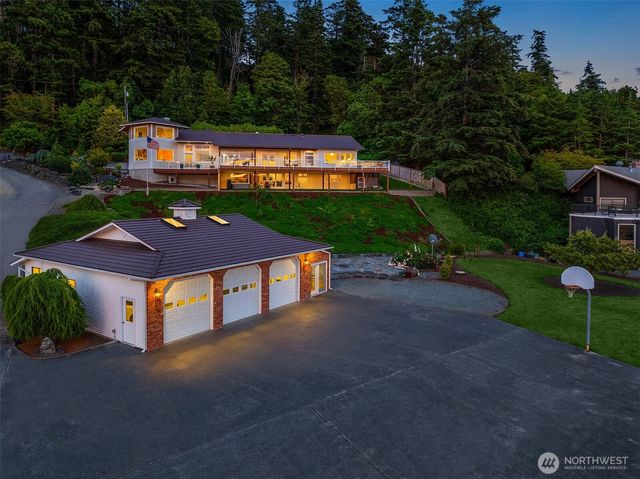 2106 Breezy Point Road, Camano Island, WA 98282
