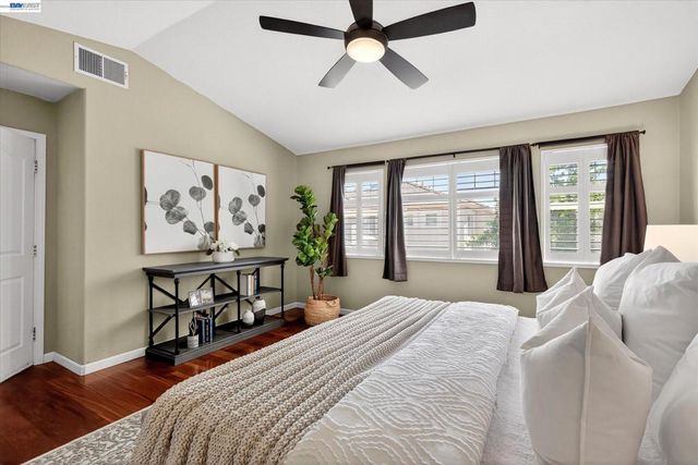 2038 Mulberry Cmn, Livermore, CA 94551