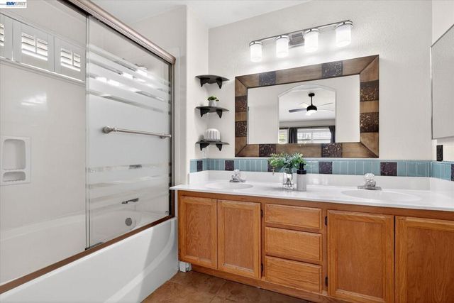 2038 Mulberry Cmn, Livermore, CA 94551