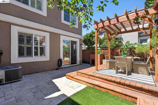 2038 Mulberry Cmn, Livermore, CA 94551
