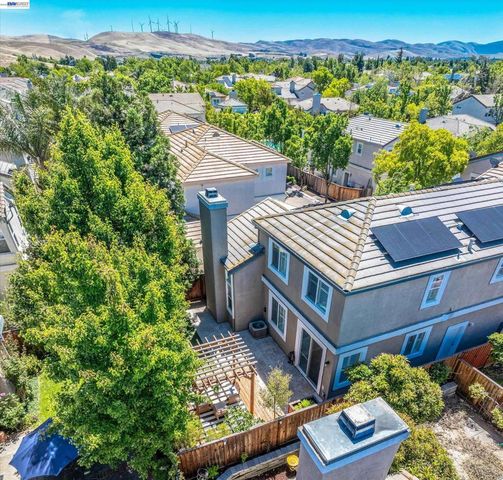2038 Mulberry Cmn, Livermore, CA 94551