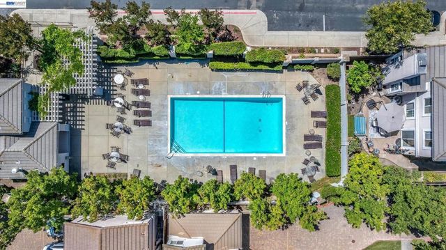 2038 Mulberry Cmn, Livermore, CA 94551