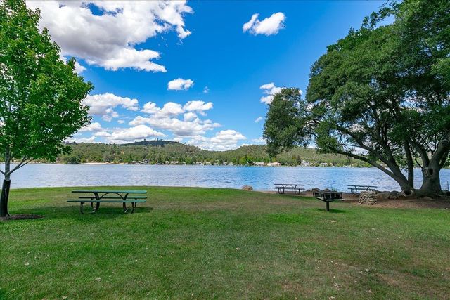 19831 Echo Blue Dr, Penn Valley, CA 95946