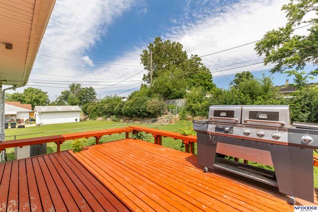 5226 Q Street, Omaha, NE 68117