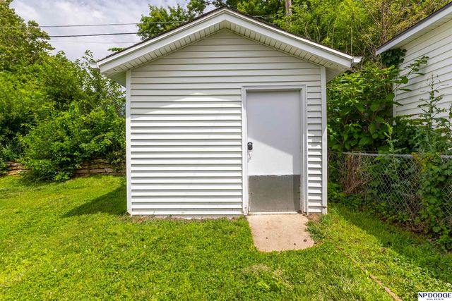 5226 Q Street, Omaha, NE 68117