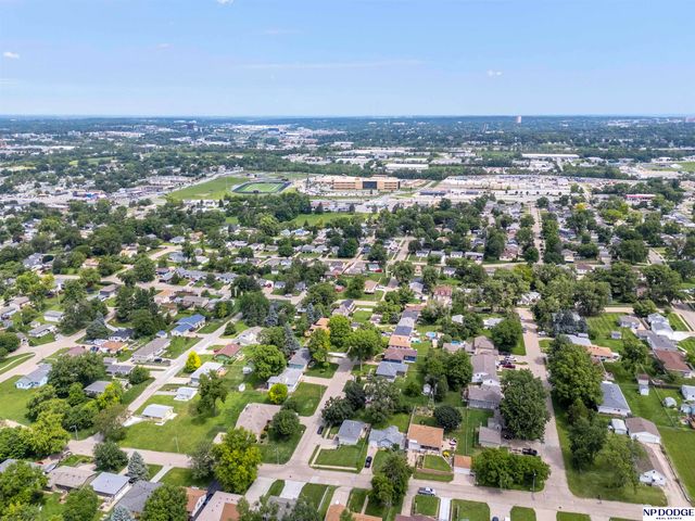 5226 Q Street, Omaha, NE 68117