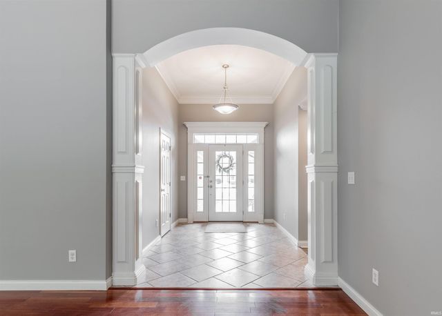 4318 Huntington Ridge Circle, Newburgh, IN 47630