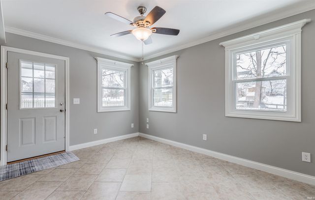 4318 Huntington Ridge Circle, Newburgh, IN 47630