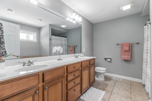 4318 Huntington Ridge Circle, Newburgh, IN 47630