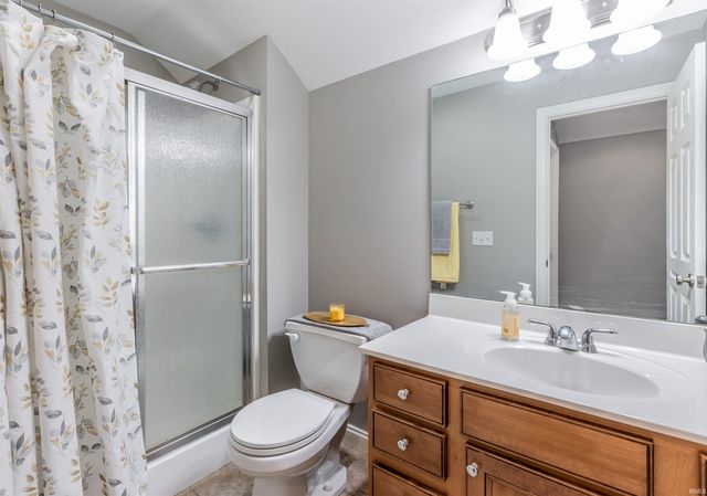 4318 Huntington Ridge Circle, Newburgh, IN 47630