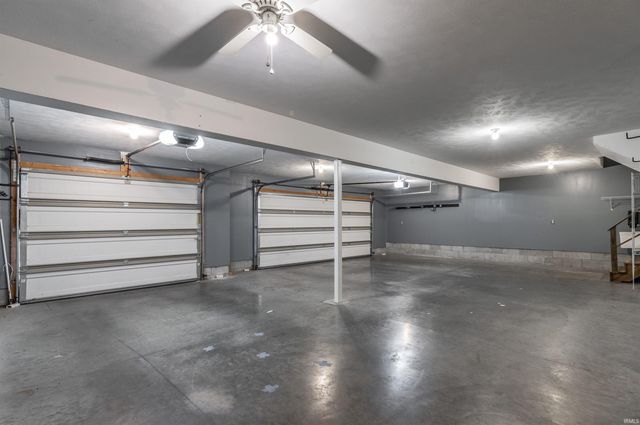 4318 Huntington Ridge Circle, Newburgh, IN 47630