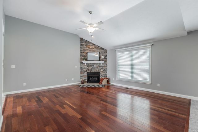 4318 Huntington Ridge Circle, Newburgh, IN 47630