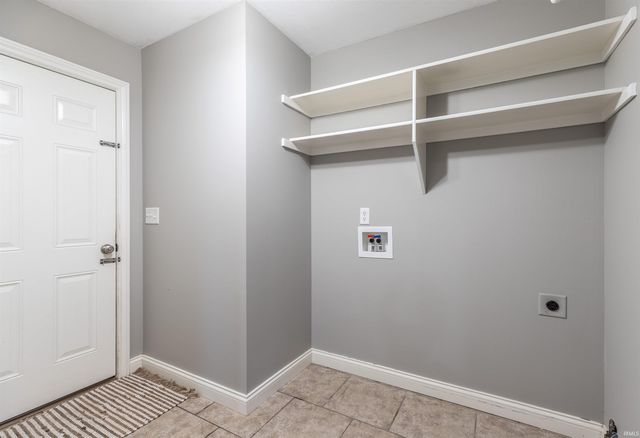 4318 Huntington Ridge Circle, Newburgh, IN 47630