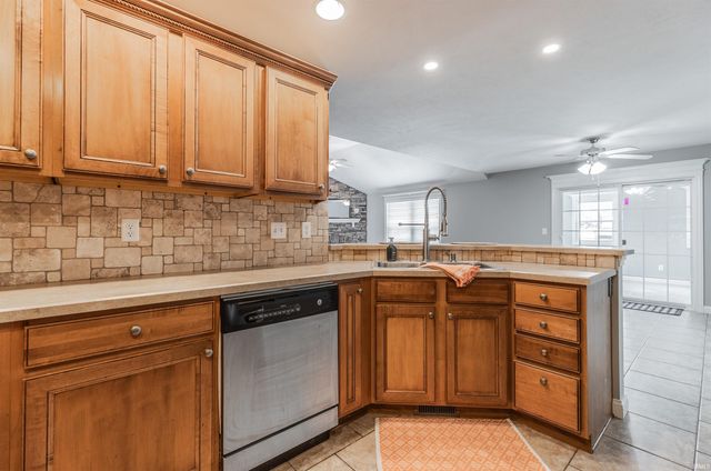 4318 Huntington Ridge Circle, Newburgh, IN 47630