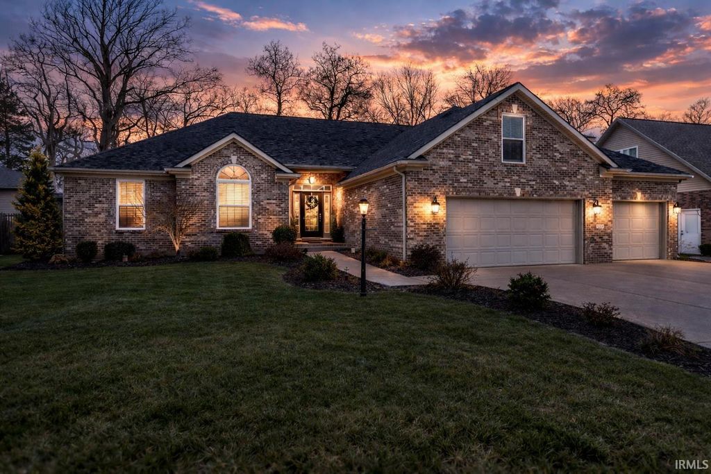4318 Huntington Ridge Circle, Newburgh, IN 47630