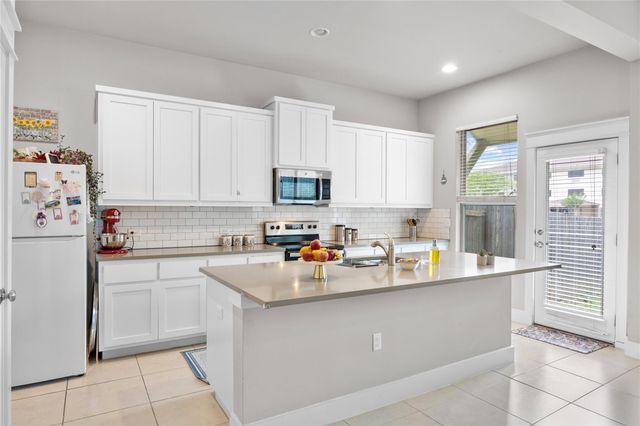 13001 Hymeadow DR 12, Austin, TX 78729