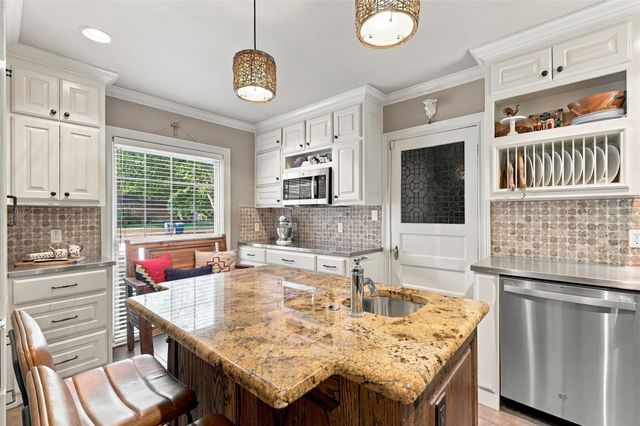 9807 Redondo Drive, Dallas, TX 75218