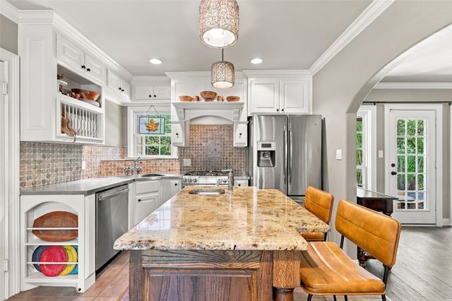 9807 Redondo Drive, Dallas, TX 75218