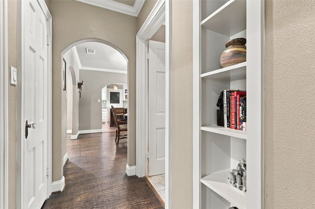9807 Redondo Drive, Dallas, TX 75218