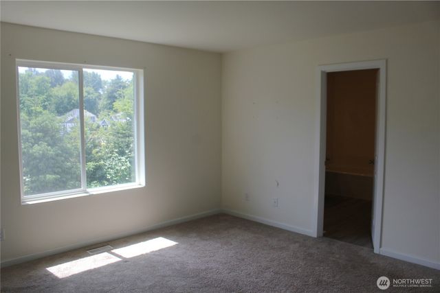 11948 64th Street E, Puyallup, WA 98372