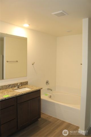 11948 64th Street E, Puyallup, WA 98372