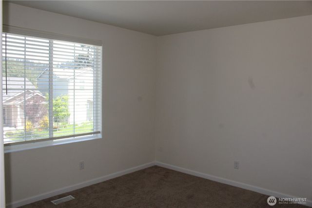 11948 64th Street E, Puyallup, WA 98372