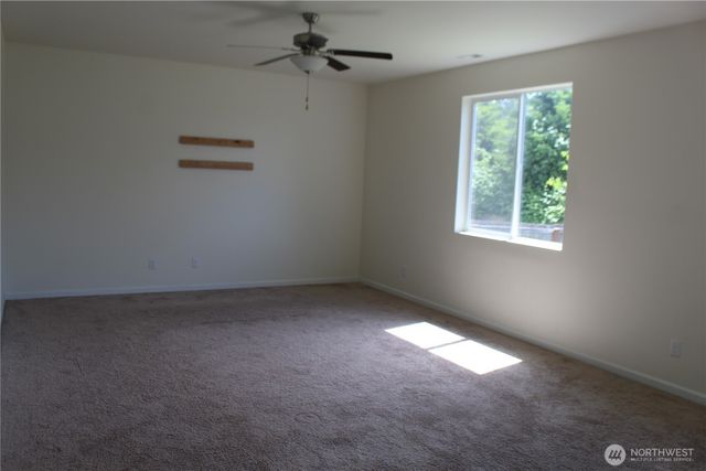11948 64th Street E, Puyallup, WA 98372