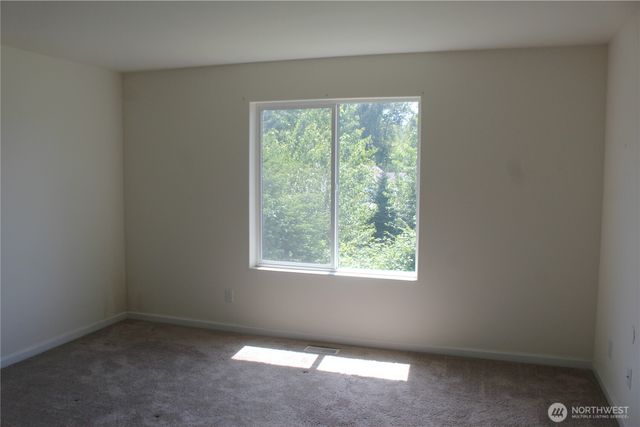 11948 64th Street E, Puyallup, WA 98372