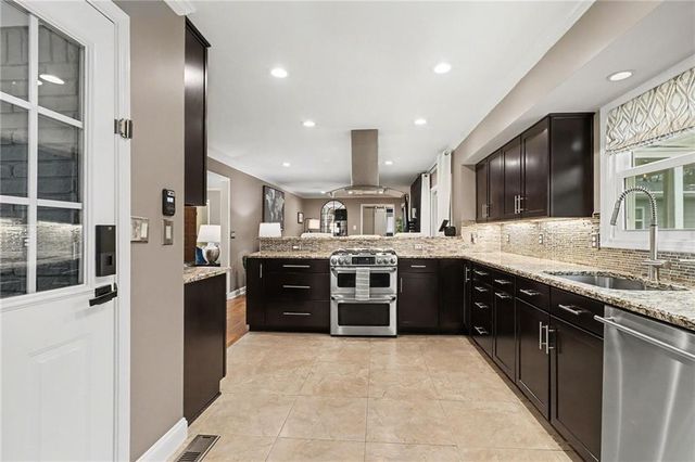 1873 Queens Way, Atlanta, GA 30341