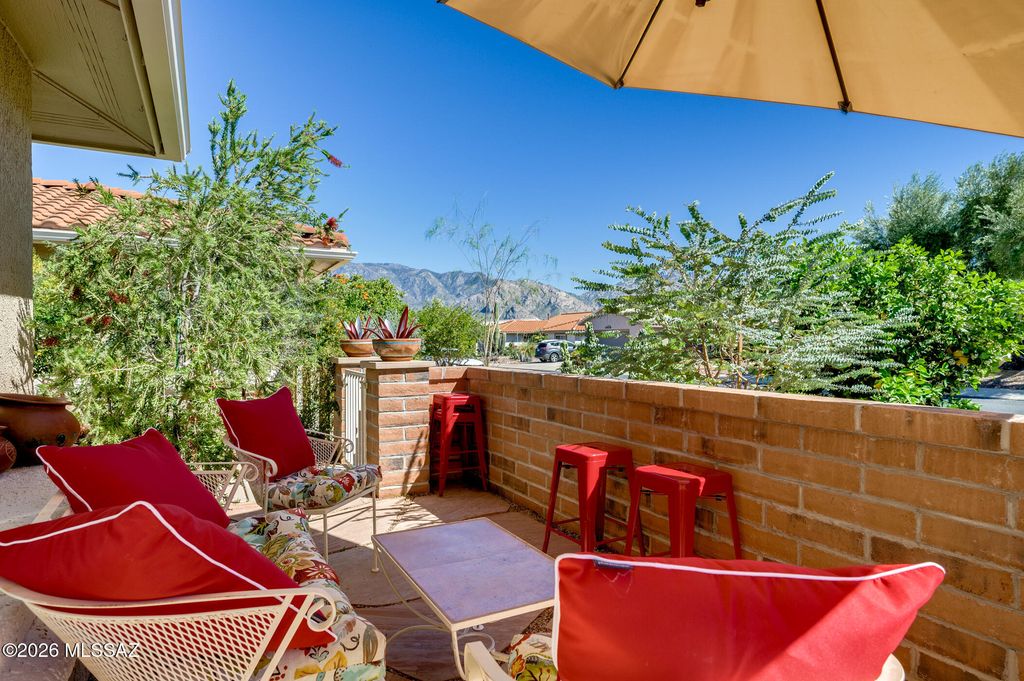 2379 E Nasturtium Street, Oro Valley, AZ 85755