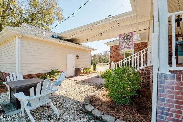 1676 Smithfield Highway, Newton Grove, NC 28366