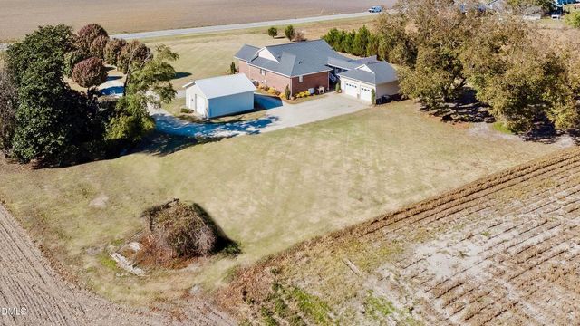 1676 Smithfield Highway, Newton Grove, NC 28366