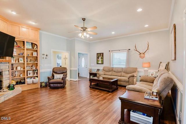 1676 Smithfield Highway, Newton Grove, NC 28366