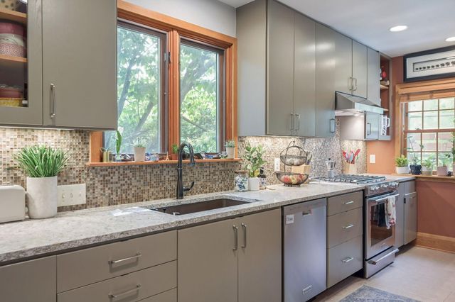 5348 15th Avenue S, Minneapolis, MN 55417