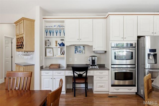 10209 Eddingham Terrace, St Louis, MO 63128
