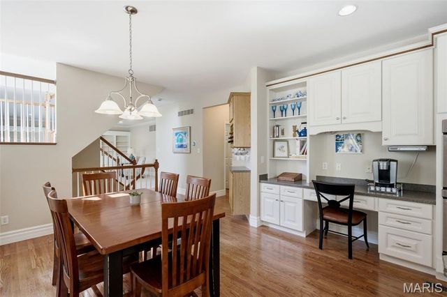 10209 Eddingham Terrace, St Louis, MO 63128