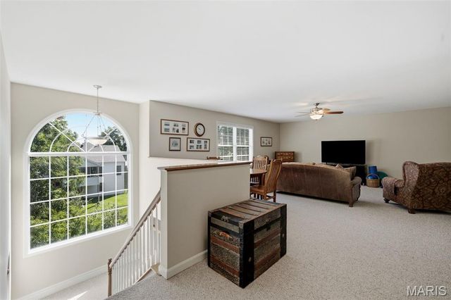 10209 Eddingham Terrace, St Louis, MO 63128