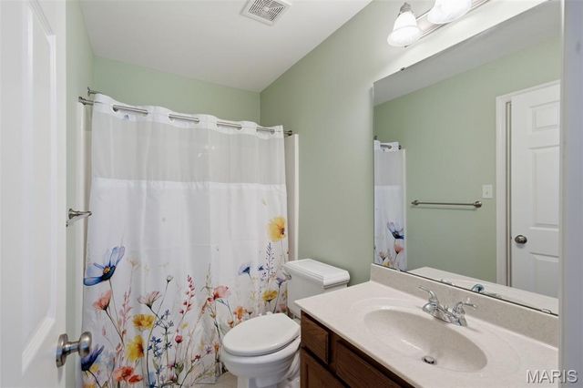10209 Eddingham Terrace, St Louis, MO 63128