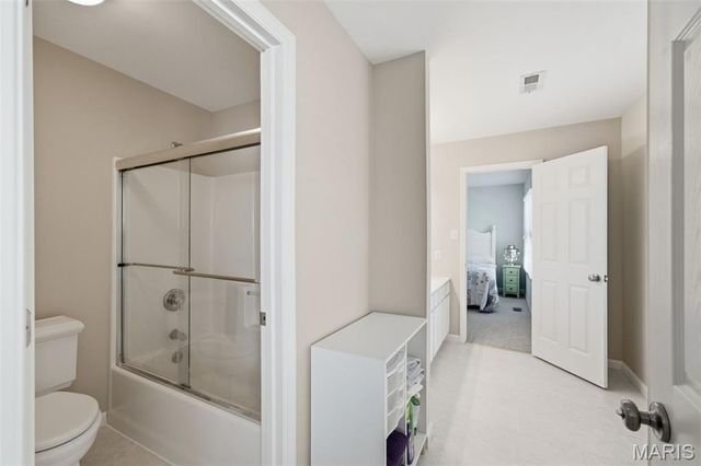 10209 Eddingham Terrace, St Louis, MO 63128