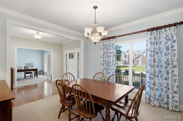 10209 Eddingham Terrace, St Louis, MO 63128