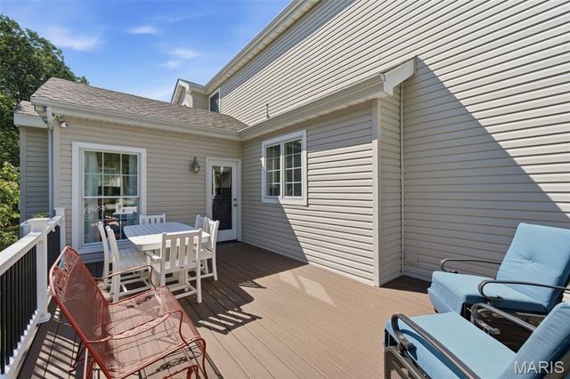 10209 Eddingham Terrace, St Louis, MO 63128