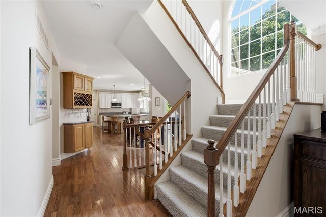 10209 Eddingham Terrace, St Louis, MO 63128