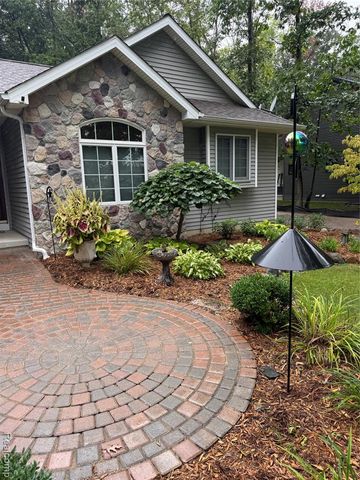 16290 Whitehead Drive, Linden, MI 48451
