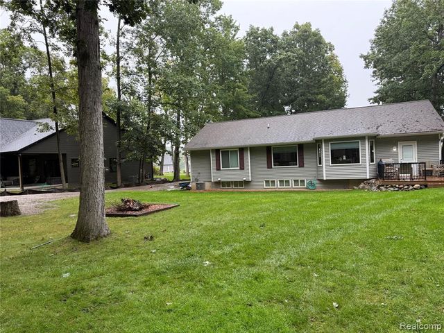 16290 Whitehead Drive, Linden, MI 48451