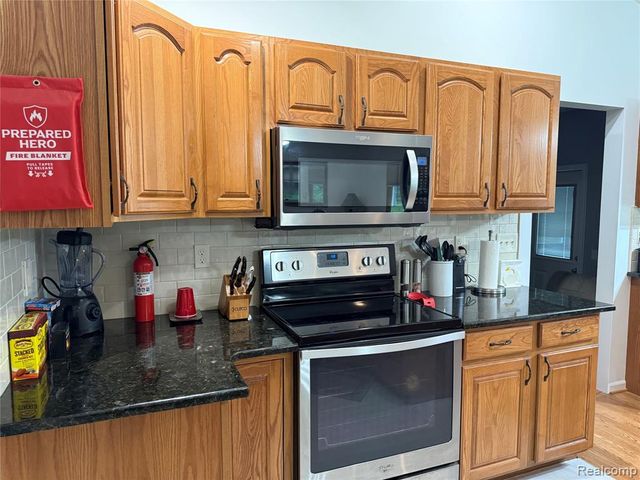 16290 Whitehead Drive, Linden, MI 48451